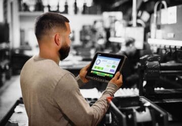 Is MDM (mobile device management) a good fit for your business? Here are 5 benefits.